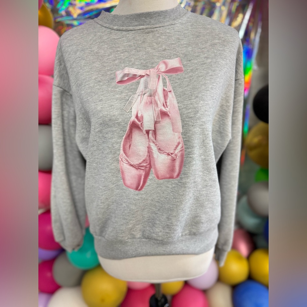 Madden Girl Women’s Small Ballet Graphic Crewneck‎ Sweatshirt Gray